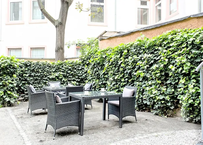 Townhouse Hotel