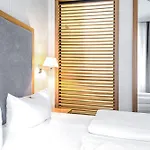 Townhouse Hotel 3*