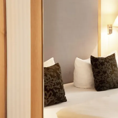 Townhouse Hotel
