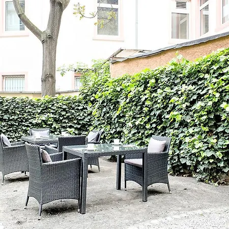 Townhouse Hotel