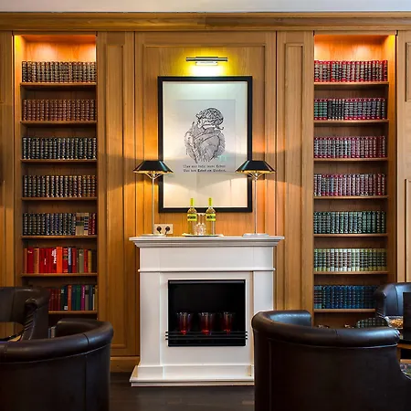 Townhouse Hotel 3*