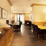 Townhouse Hotel 3*
