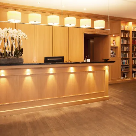 Townhouse Hotel 3*