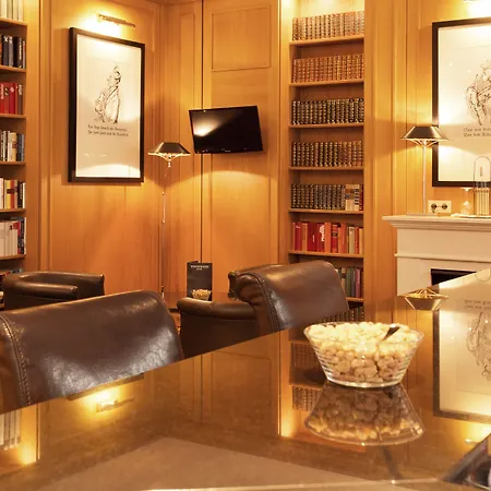 Townhouse Hotel 3*