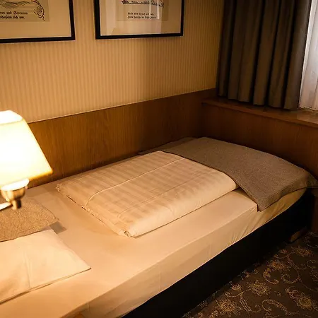 מלון Townhouse 3*